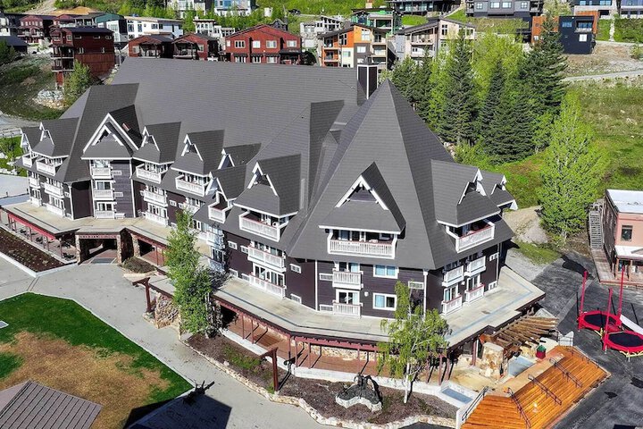 Selkirk Lodge