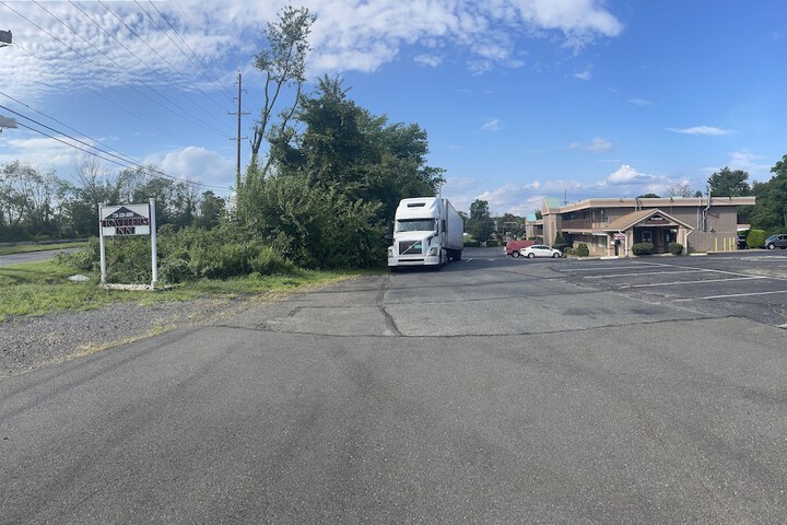Travelers Inn