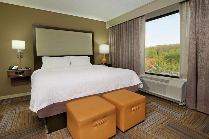 Room 26 of 60