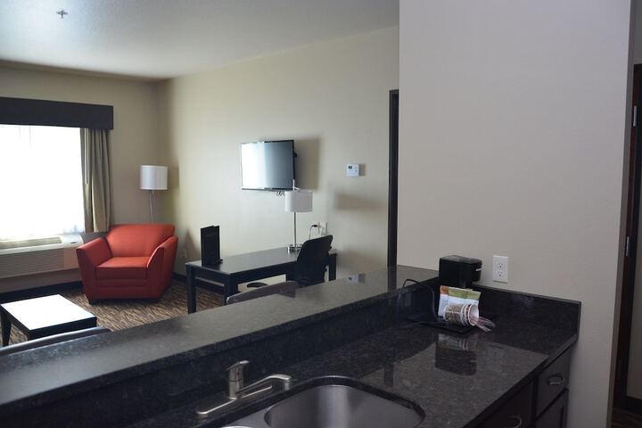 Roosevelt Inn and Suites