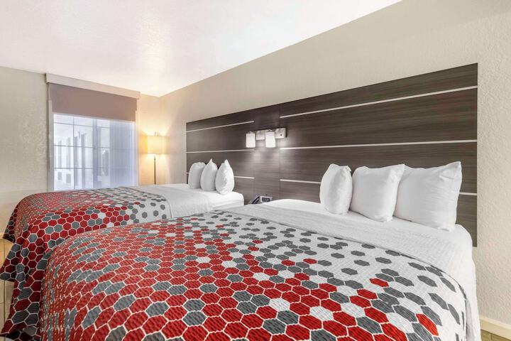 Room 27 of 36
