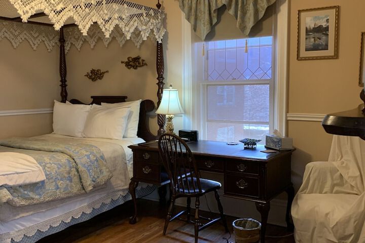 Room 25 of 71