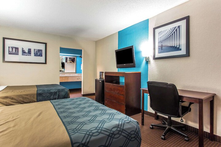 Room 9 of 26