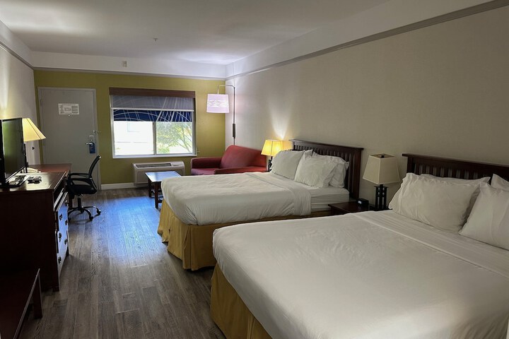Room 8 of 36