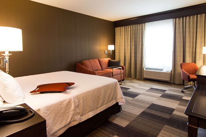 Room 27 of 40