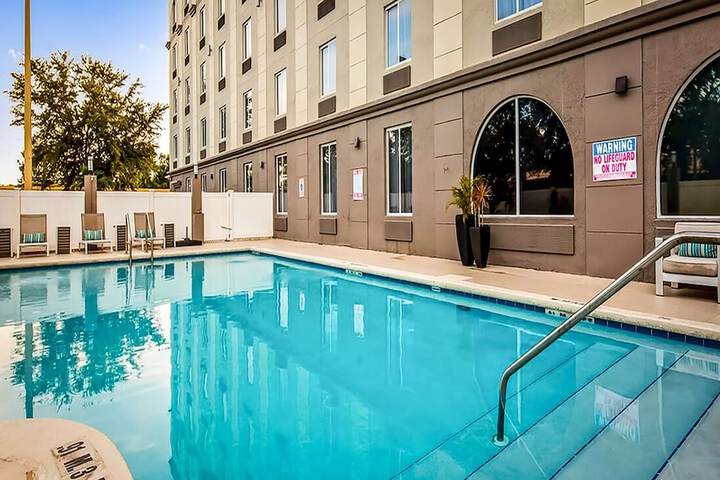 Pool 2 of 19