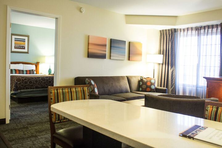 Room 12 of 27