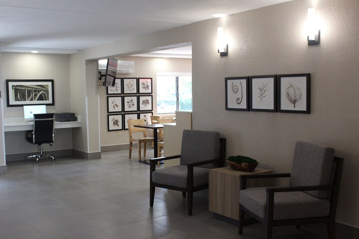 Hotel Interior 10 of 36