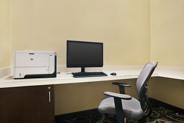 Business Center 33 of 33
