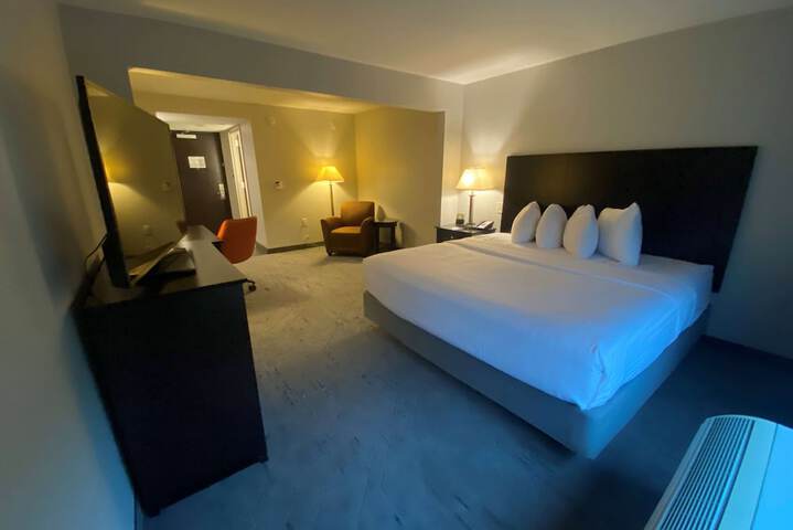 Room 35 of 63