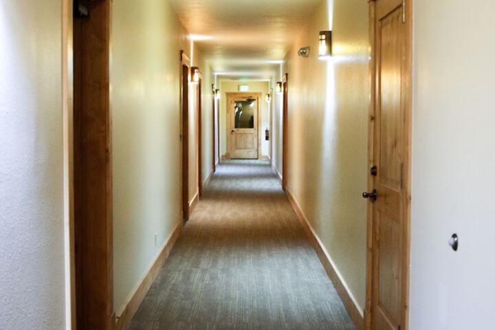 Ballroom/Hall 29 of 32