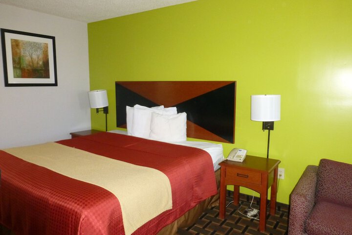 Room 33 of 35