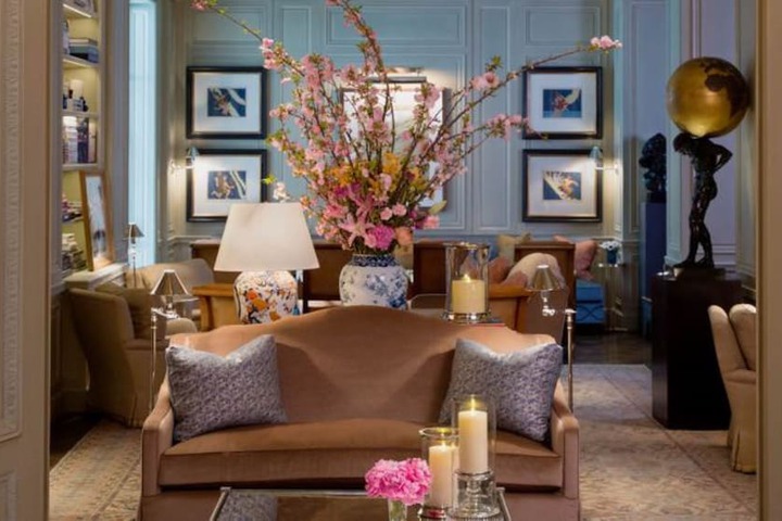 Lounge 62 of 69