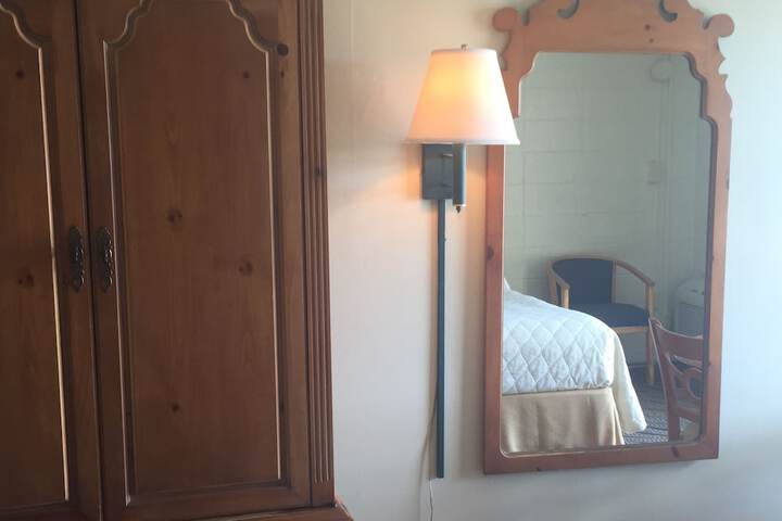 Room 32 of 44
