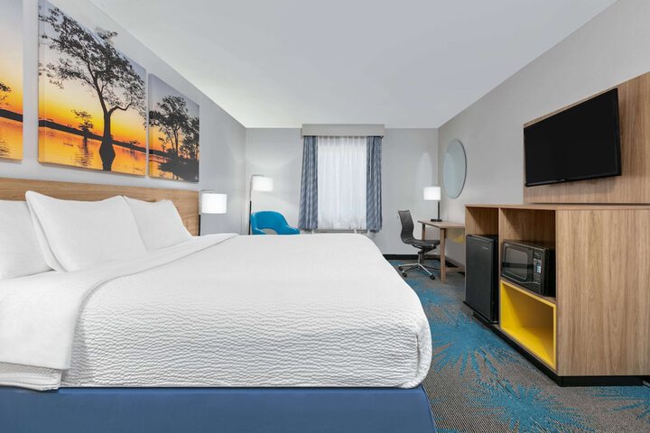 Room 33 of 57