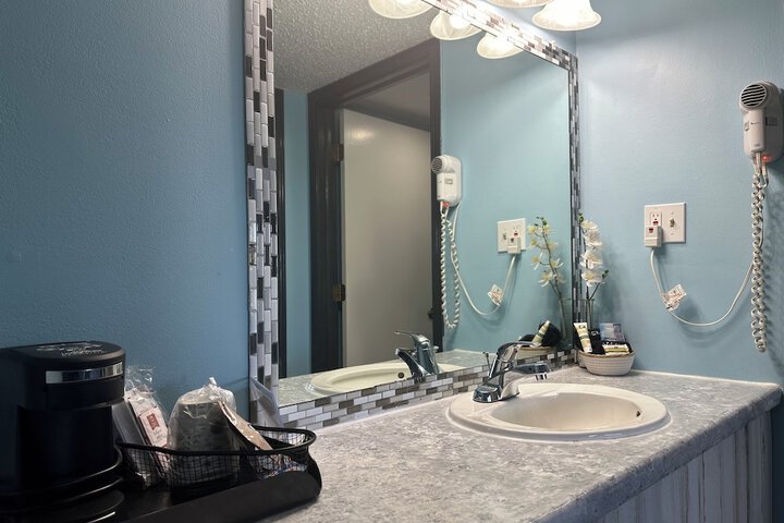 Room 33 of 68