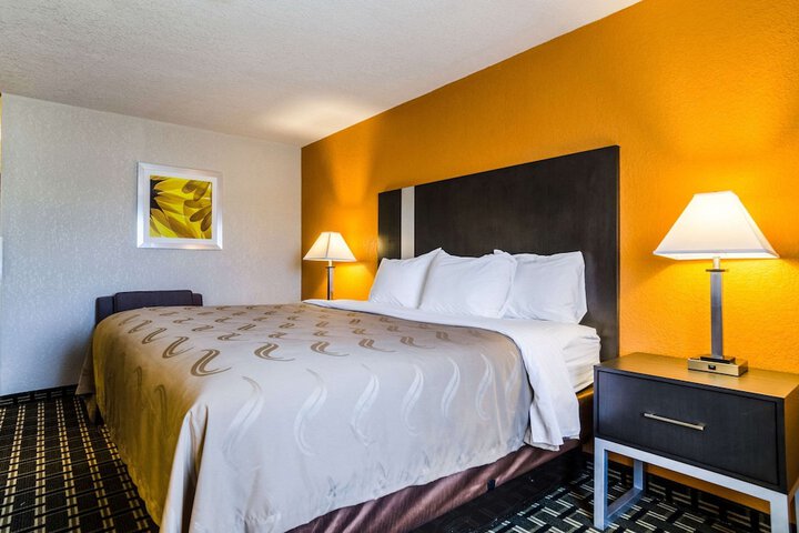 Room 18 of 36