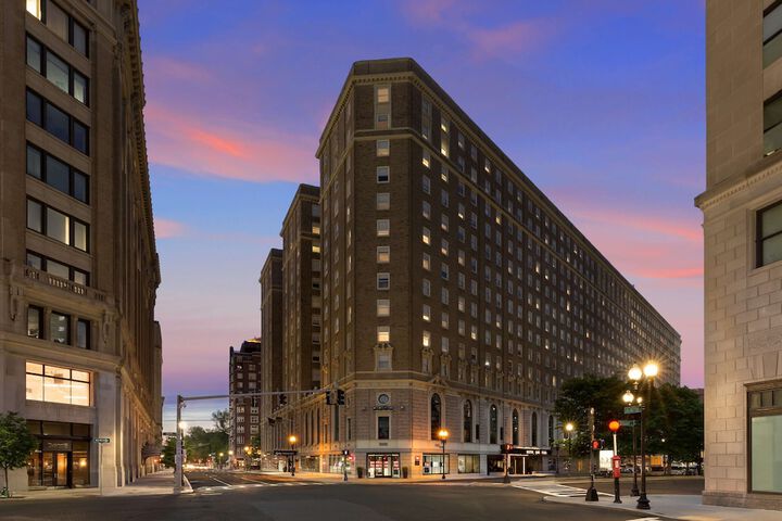 Hotel 2 of 144