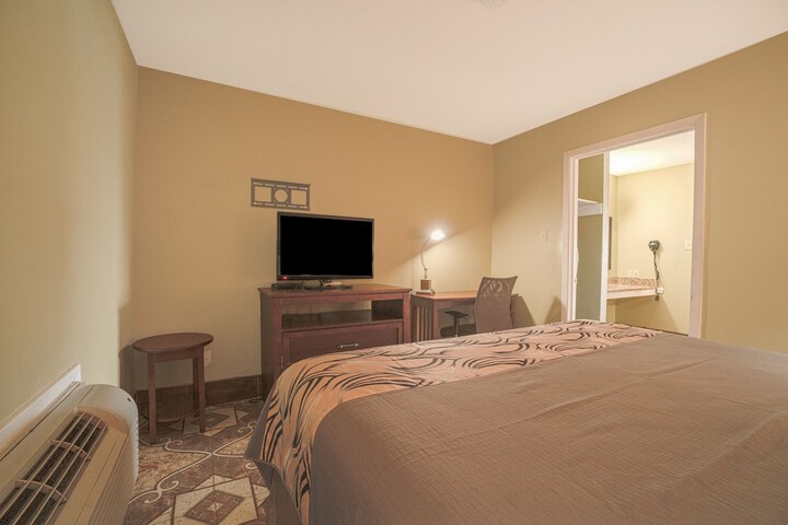 Room 21 of 43