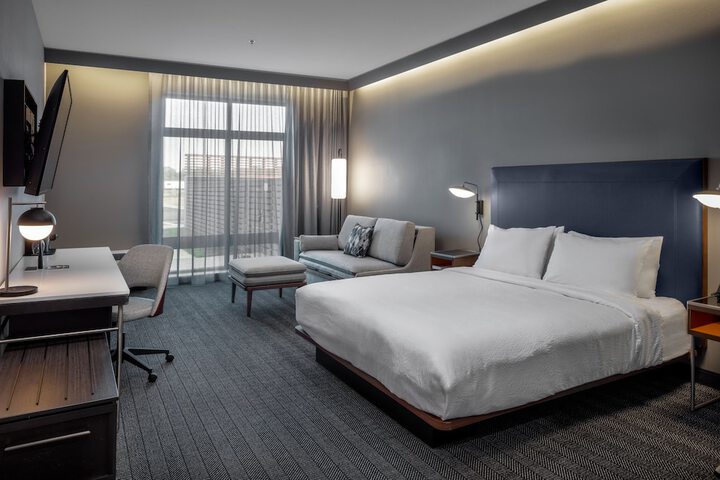 Room 18 of 29