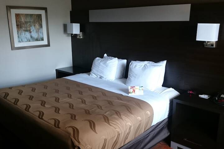 Room 38 of 62