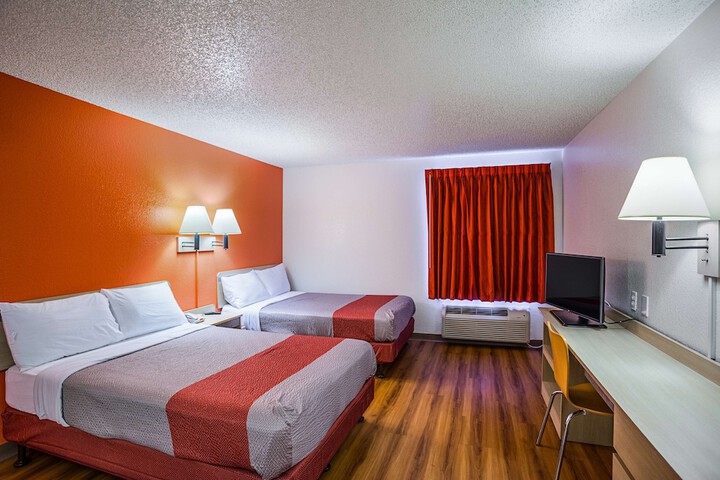 Room 30 of 34