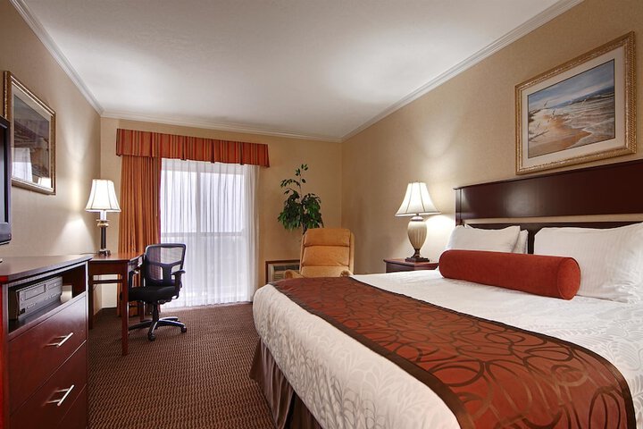 Best Western Plus Landmark Inn
