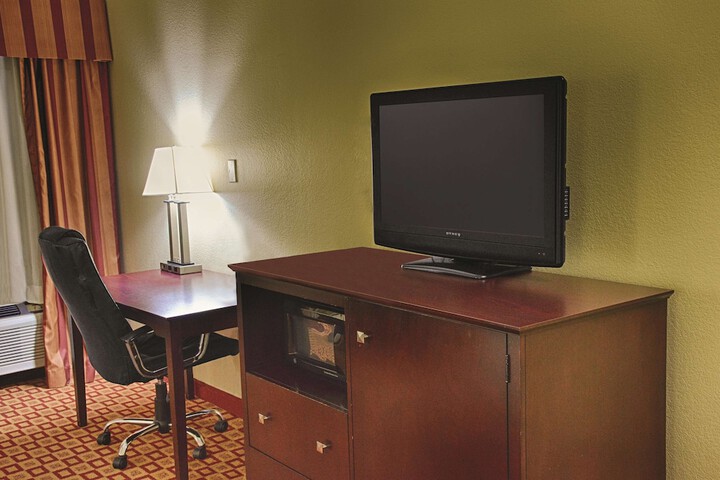 Room 18 of 28