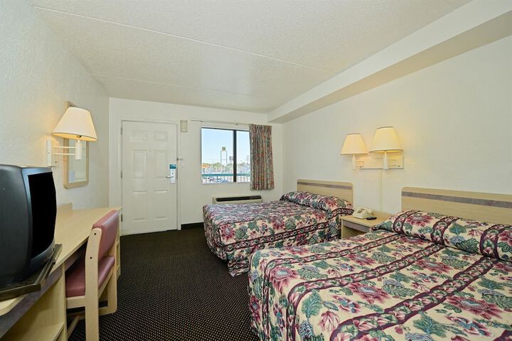 Room 9 of 17