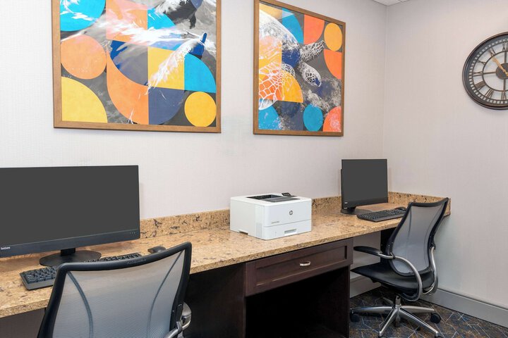 Business Center 96 of 98