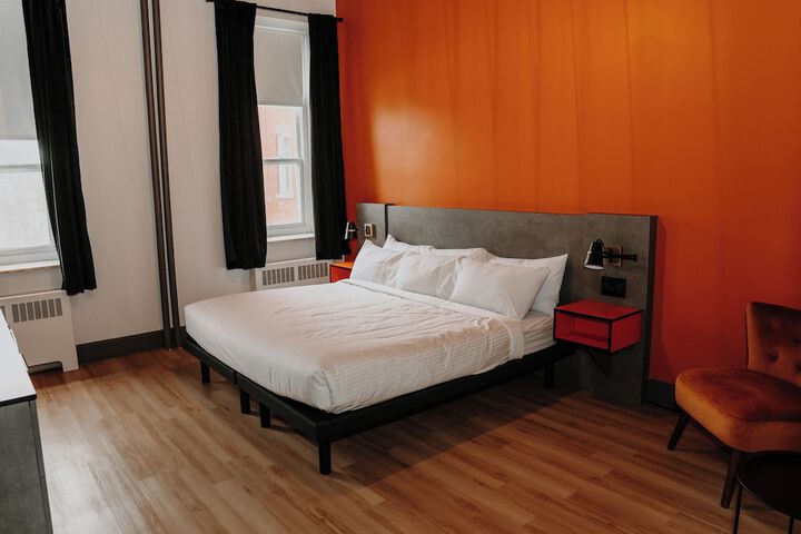 Room 33 of 50