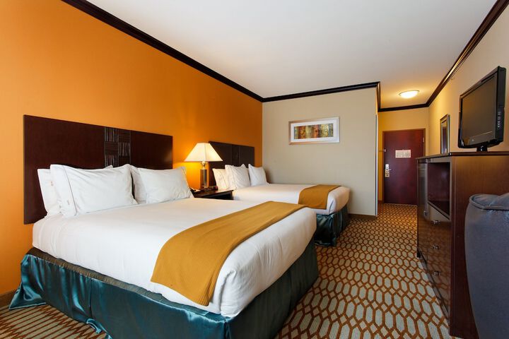 Room 14 of 38