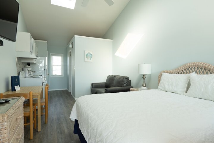 Room 72 of 105