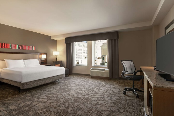 Room 11 of 25