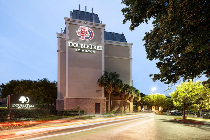 DoubleTree by Hilton Austin - University Area