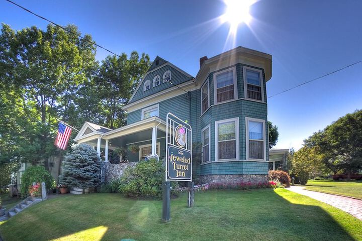 The Jeweled Turret Inn