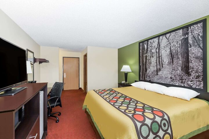 Room 7 of 17