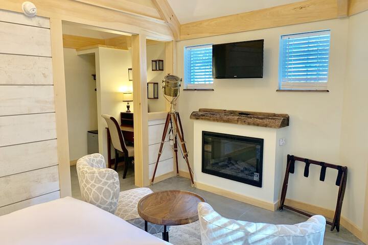 Room 12 of 25