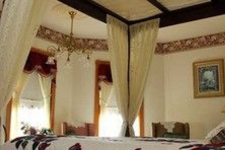 The Hurst House Bed and Breakfast