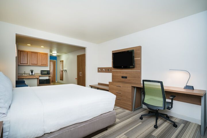 Room 16 of 44