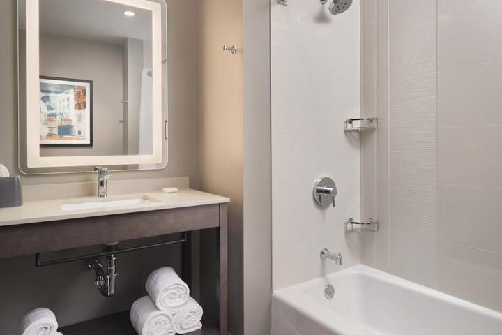 Hyatt House Schenectady / Mohawk Harbor