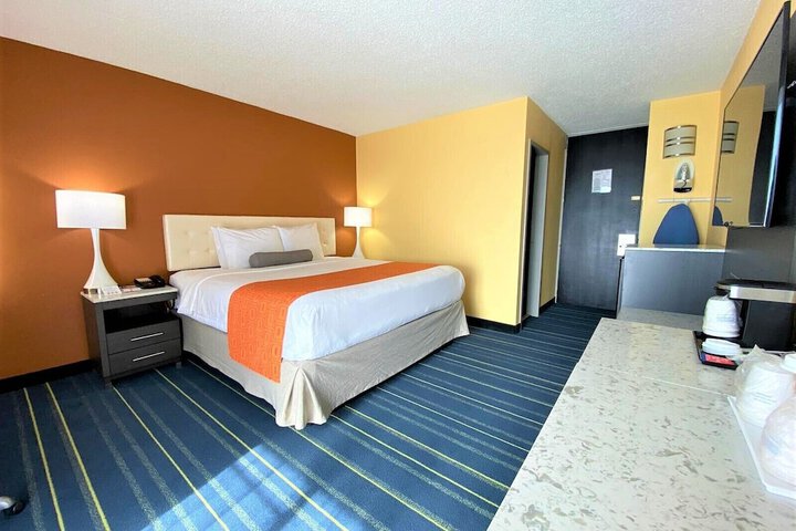 Room 21 of 28