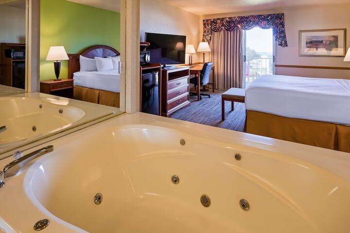 Room 20 of 34