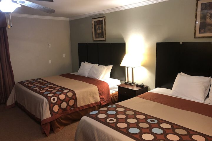 Room 11 of 16