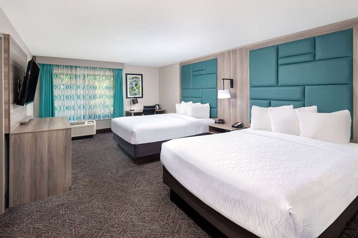 Room 21 of 38