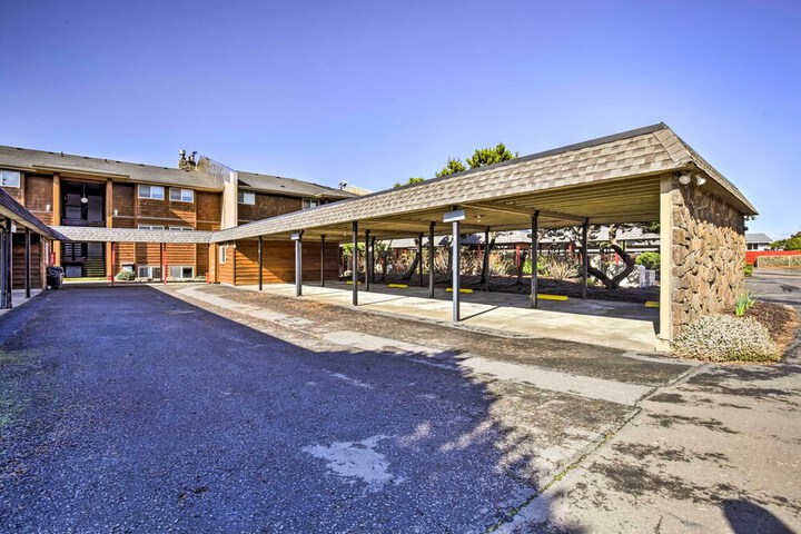 Lincoln City Oceanfront Condo Near Lincoln Beach!