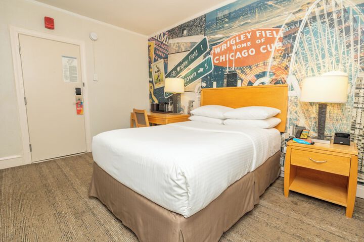 Room 17 of 40