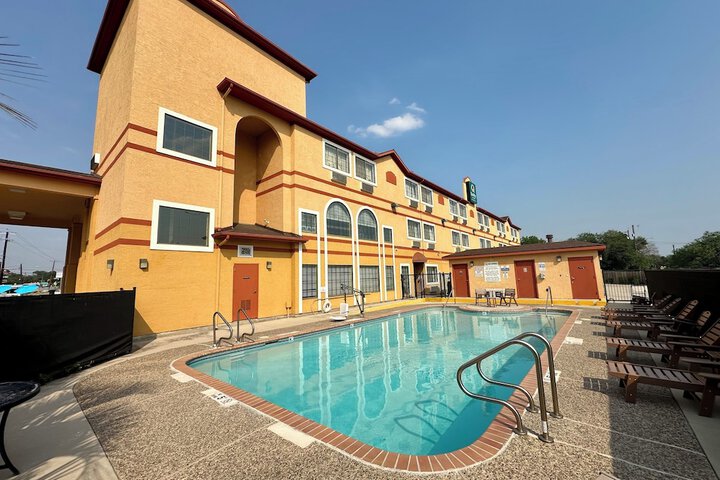 Quality Suites San Antonio Brooks City Base