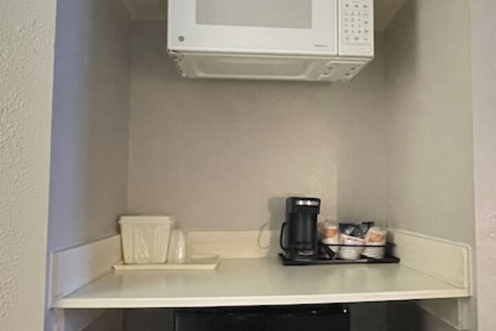 Room 13 of 40