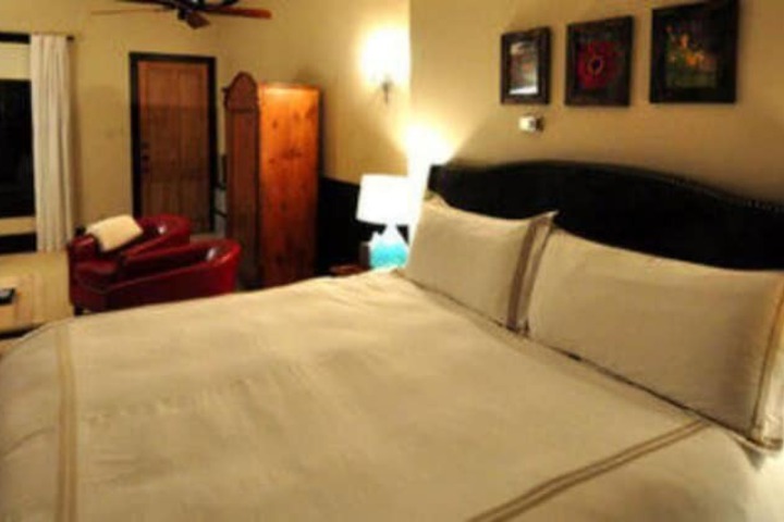 Room 293 of 353